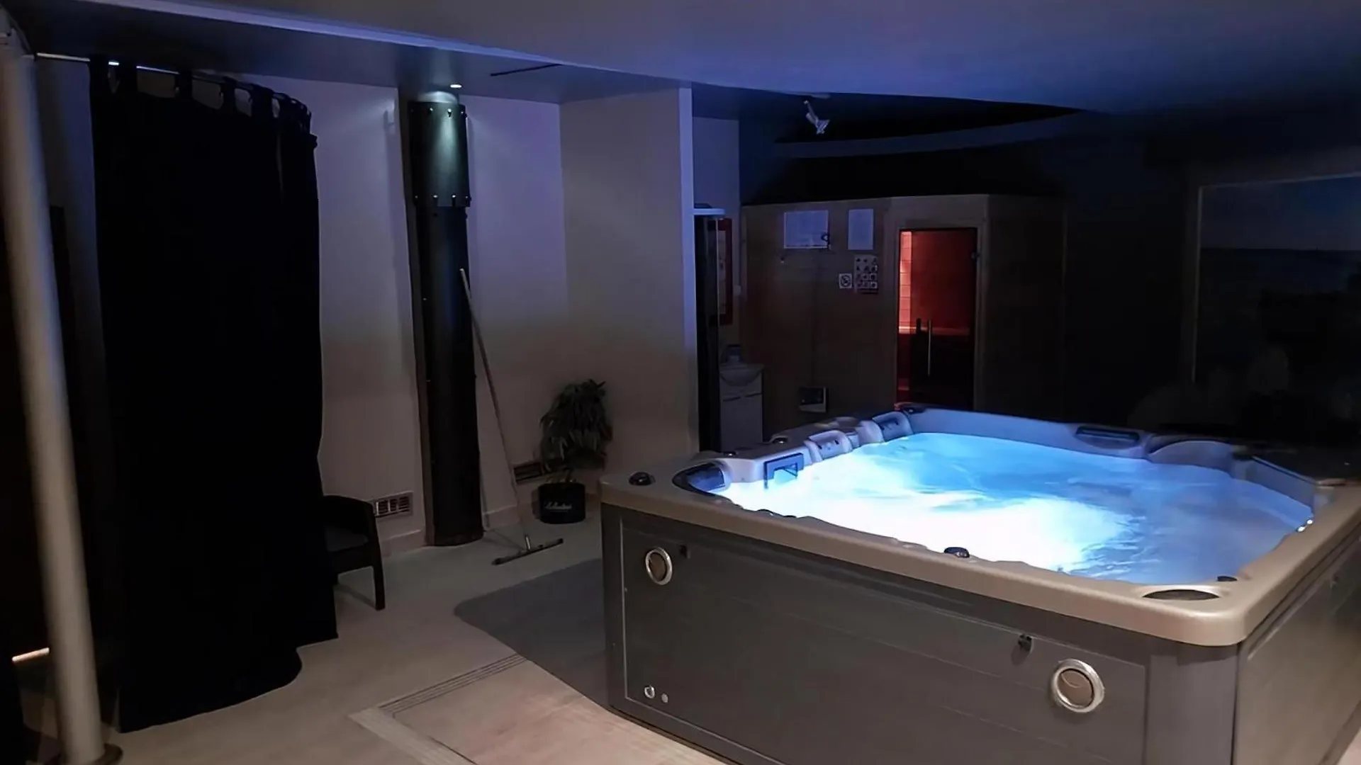 Villa Mit Garten Und Pool Fuer Die Ganze Familie Pomer